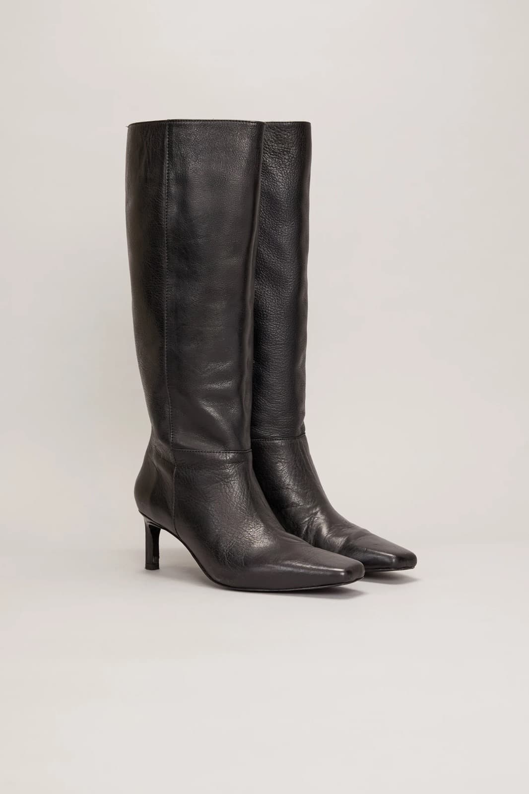 BOTA KOSMOPOLITAN