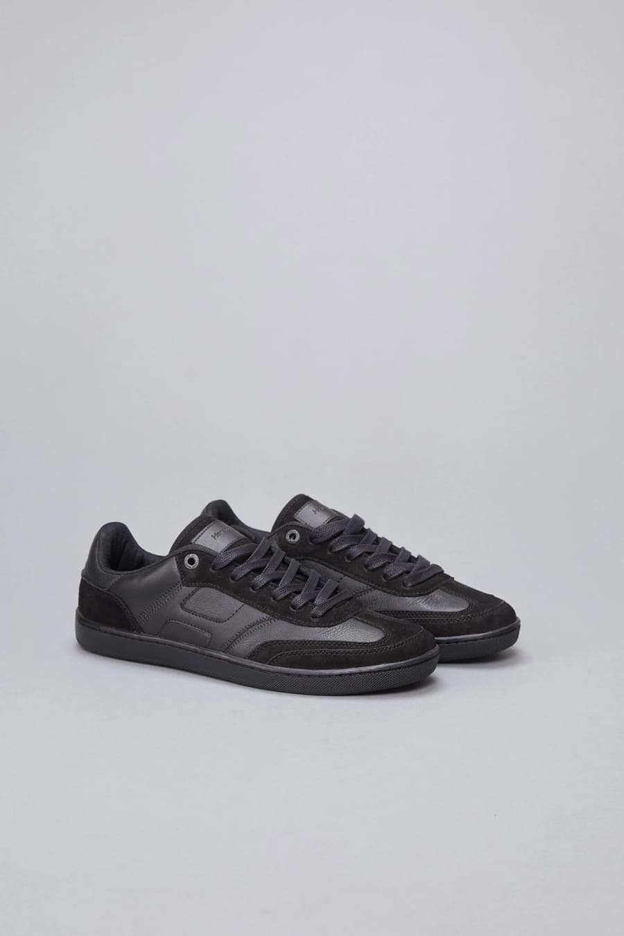 Zapatilla Diplomat Negro